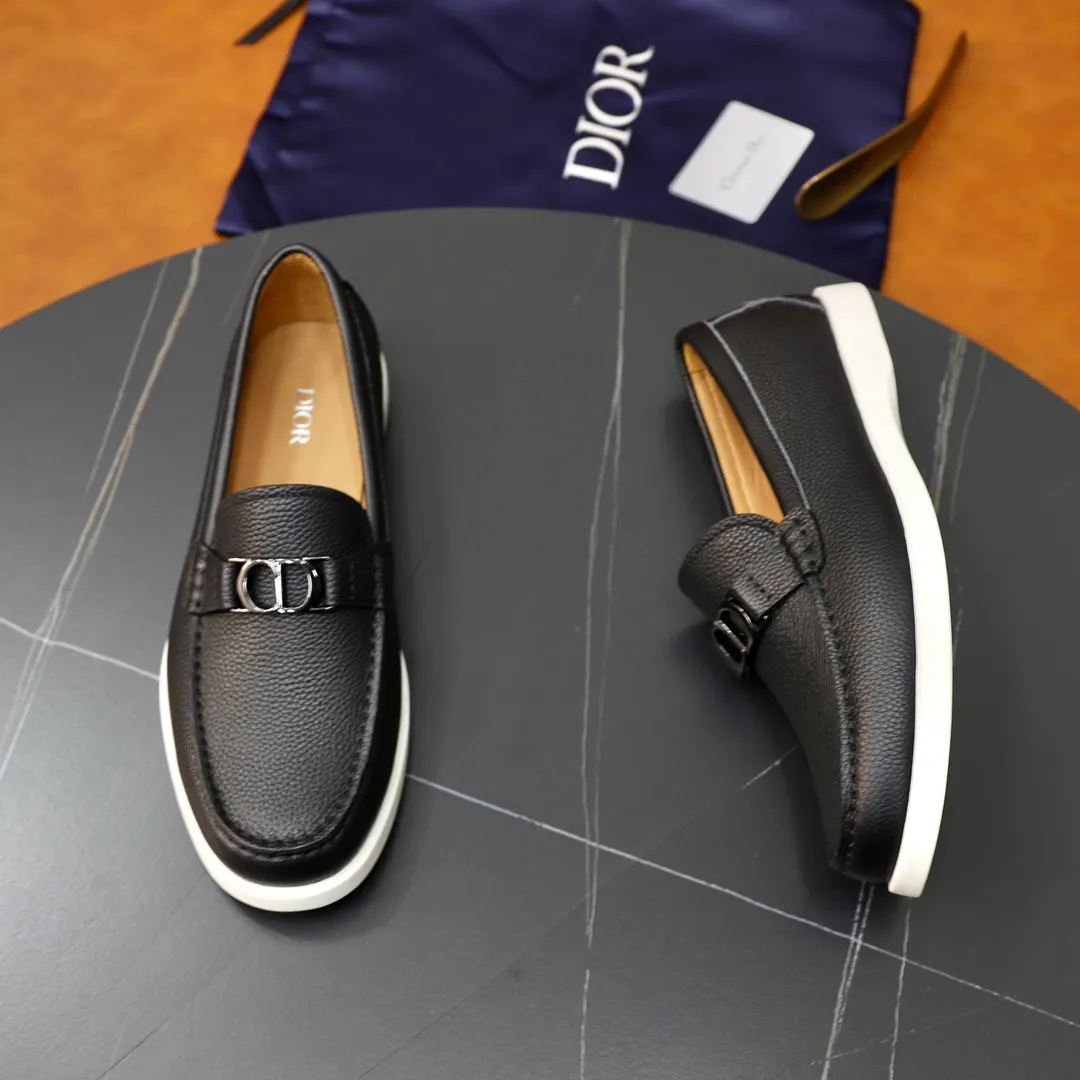 Ex-factory price: 540🙅‍♂️🙅‍♂️🙅‍♂️ Brand: Dior DIOR Standard code: Men's code 38/44 (45 can be customized) Grade: Same as the official website Material: Original cowhide stitching, cowhide lining, original TPU wear-resistant soft outsole Style categories: Leisure and sports version, footwear for driving, young fashion, European and American trends, British style Color: actual picture color